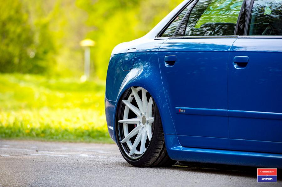Детали экстерьера Audi RS4 Sedan on Vossen Wheels (VWS-1) 2016 года  (фото 4 из 24)